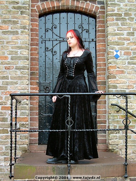 rhea02-02.jpg
