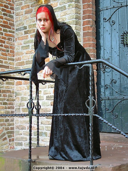rhea02-05.jpg