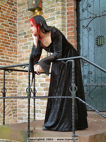 rhea02-06.jpg